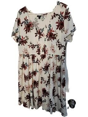 Torrid Dress Cream/Burgundy Rose Floral Women's Size 2x - pre-owned